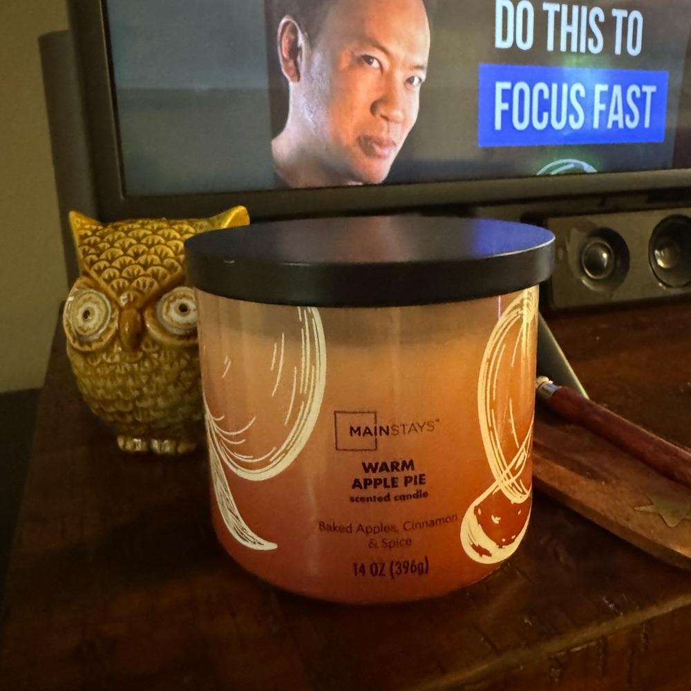 Mainstays Warm Apple Pie Scented Candle - Orange and Black